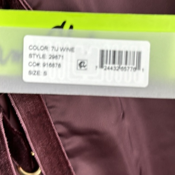 Sam Edelman Zip Up Jacket w Velour Details in Wine. Size Small. - Picture 12 of 13